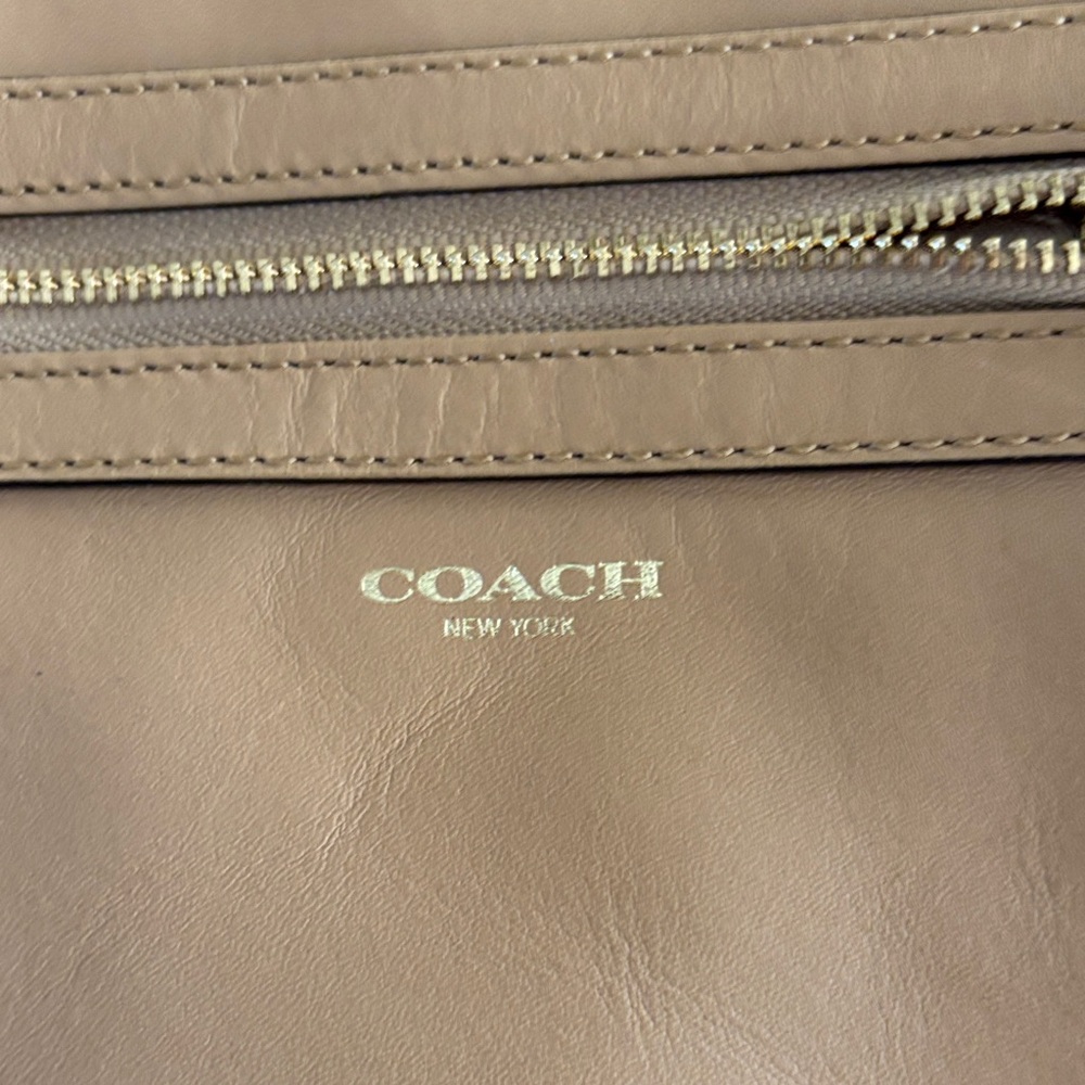 Coach Beige Swingpack Leather Crossbody Bag - Picture 8 of 8